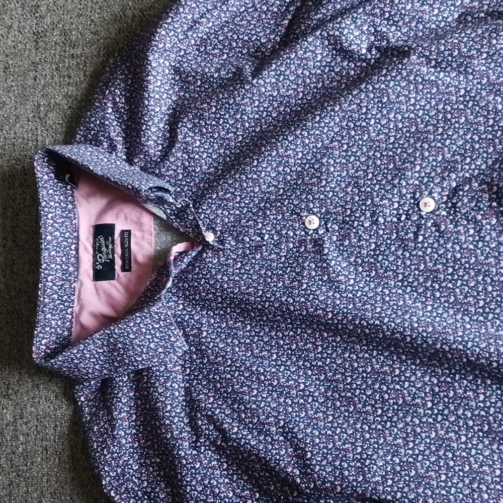 Men's slim fit button-down shirt